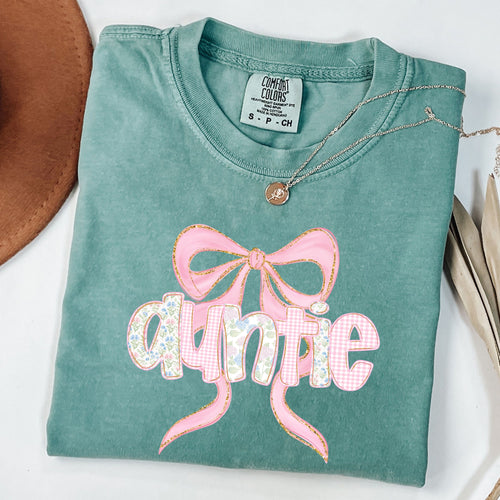 Coquette Bow Auntie Shirt, Floral Gingham Aunt Tee, Cute Pink Bow Graphic Tee, Aunt Gift Shirt, Vintage Style Top