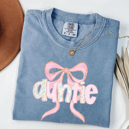 Coquette Bow Auntie Shirt, Floral Gingham Aunt Tee, Cute Pink Bow Graphic Tee, Aunt Gift Shirt, Vintage Style Top