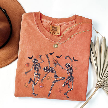 Dancing Skeleton Halloween Shirt, Comfort Colors Fall Graphic Tee, Retro Skeleton Pumpkin T-Shirt, Spooky Autumn Sweatshirt for Women & Men
