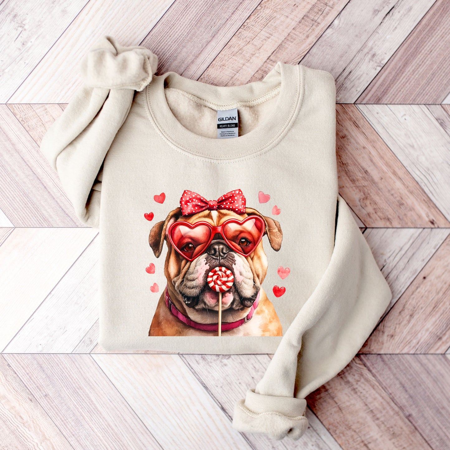Cute Bulldog Graphic Pink Sweatshirt - Heart-Eyed Bulldog Print Comfortable Crewneck Jumper- Valentine's Day Sweatshirt Cute Bulldog with Heart Glasses Fun Lollipop Graphic Cozy Gift for Her Romantic Holiday Outfit Women