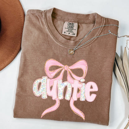 Coquette Bow Auntie Shirt, Floral Gingham Aunt Tee, Cute Pink Bow Graphic Tee, Aunt Gift Shirt, Vintage Style Top