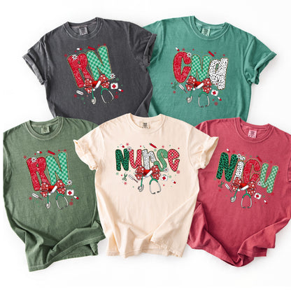 Comfort Colors® Nurse Christmas Shirt, Retro Checkered RN CNA NICU Tee, Cute Santa Hat Nursing Holiday Top, Gift for Nurse, Groovy Xmas